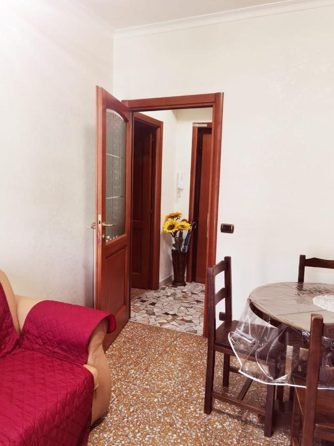 Appartamento Per Turisti E Famiglie Roma エクステリア 写真