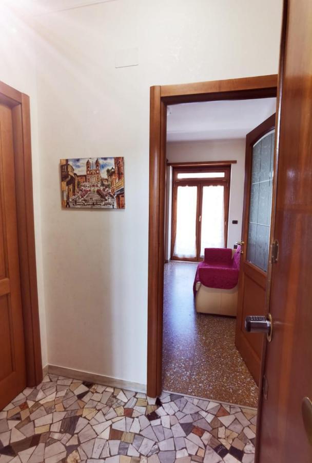 Appartamento Per Turisti E Famiglie Roma エクステリア 写真